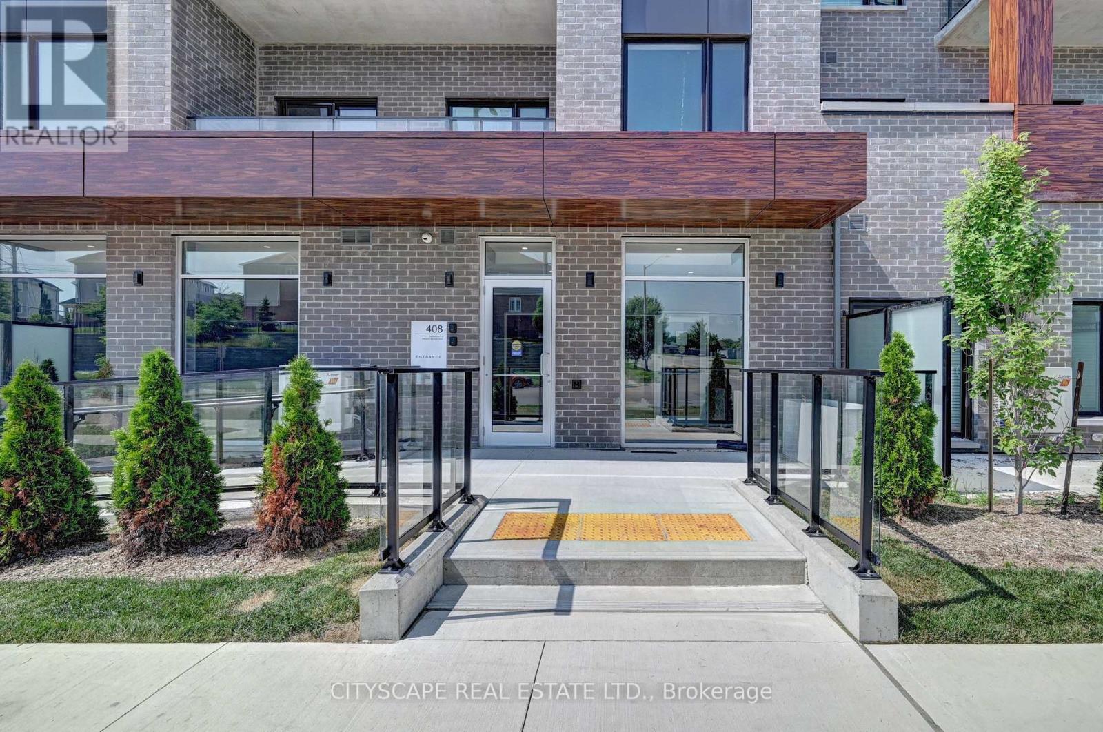 212 - 408 DUNDAS STREET S