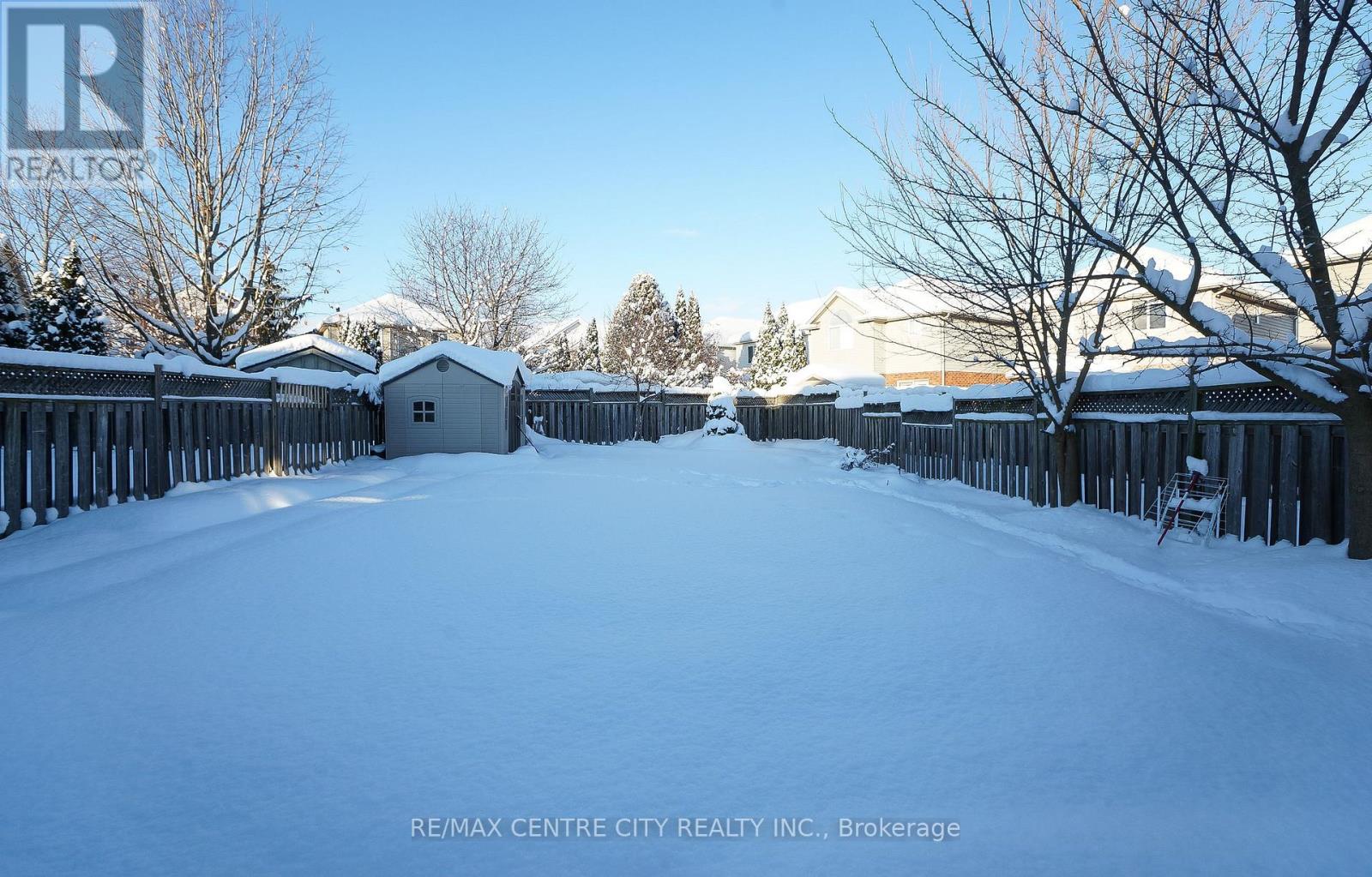 946 WHETHERFIELD STREET W