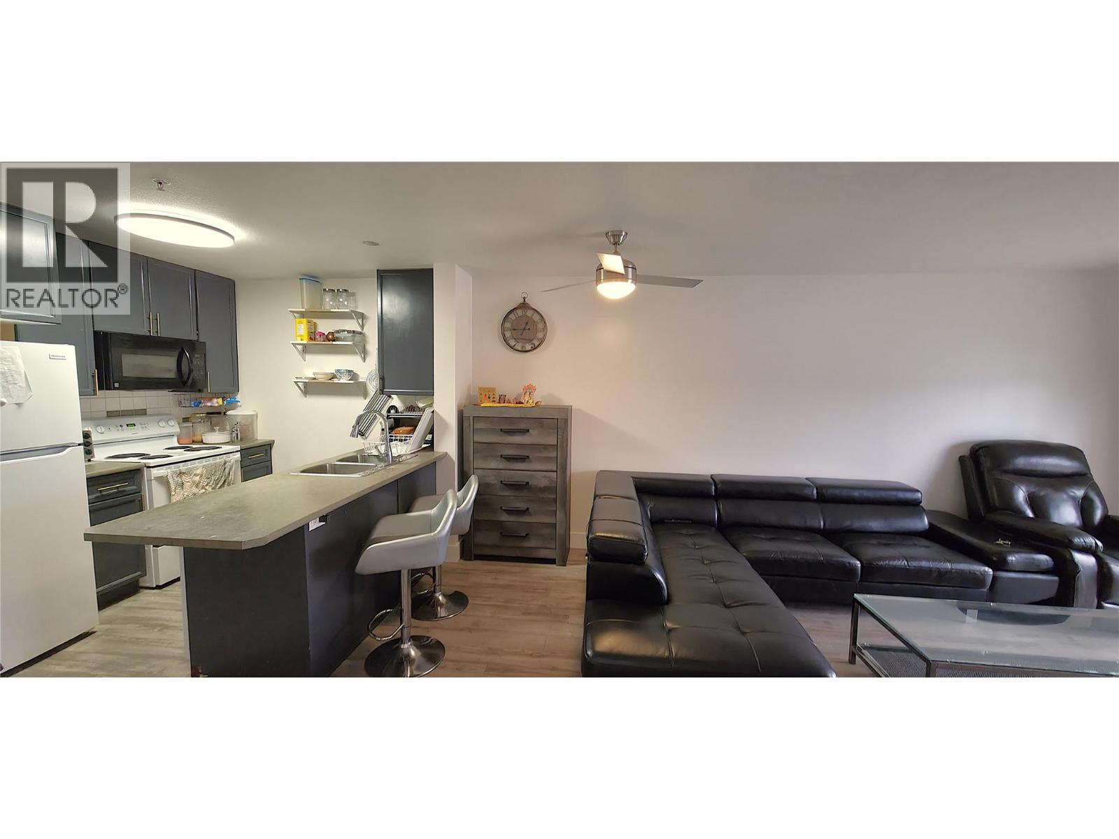 256 Hastings Avenue Unit# 206