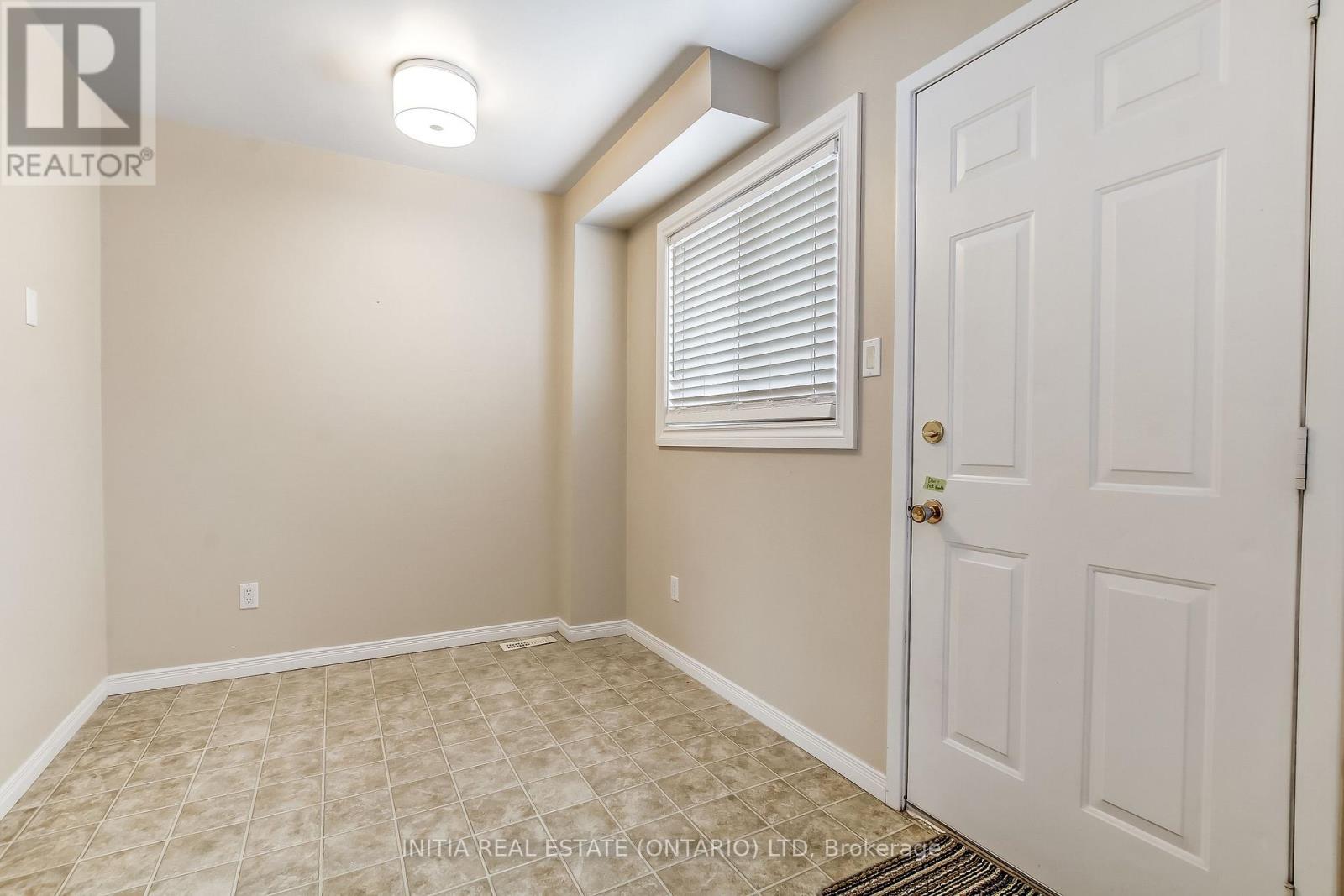 62 - 320 WESTMINSTER AVENUE