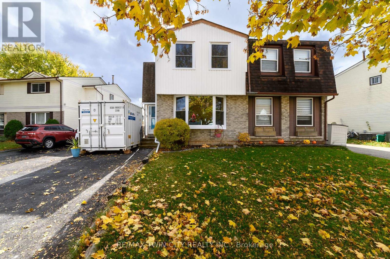 12 WHITE OWL CRESCENT