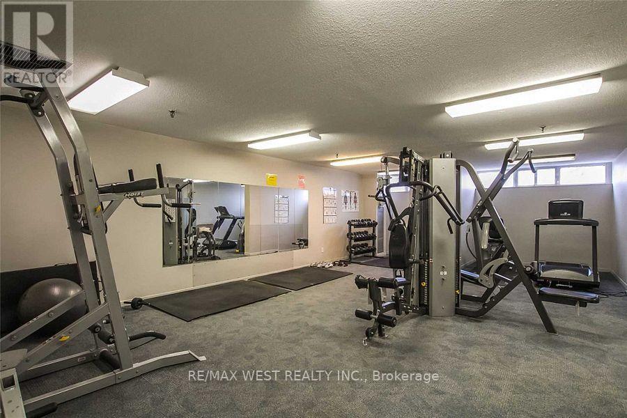 1606 - 75 EMMETT AVENUE