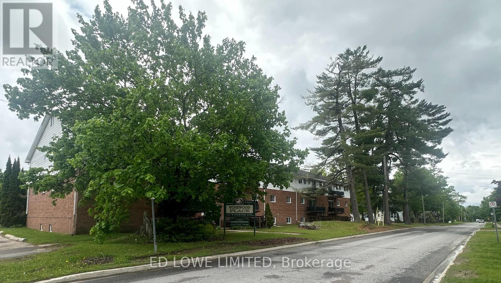 105 WINEWOOD AVENUE W