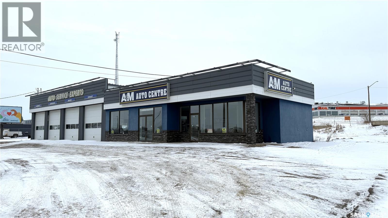 370 Railway AVENUE E