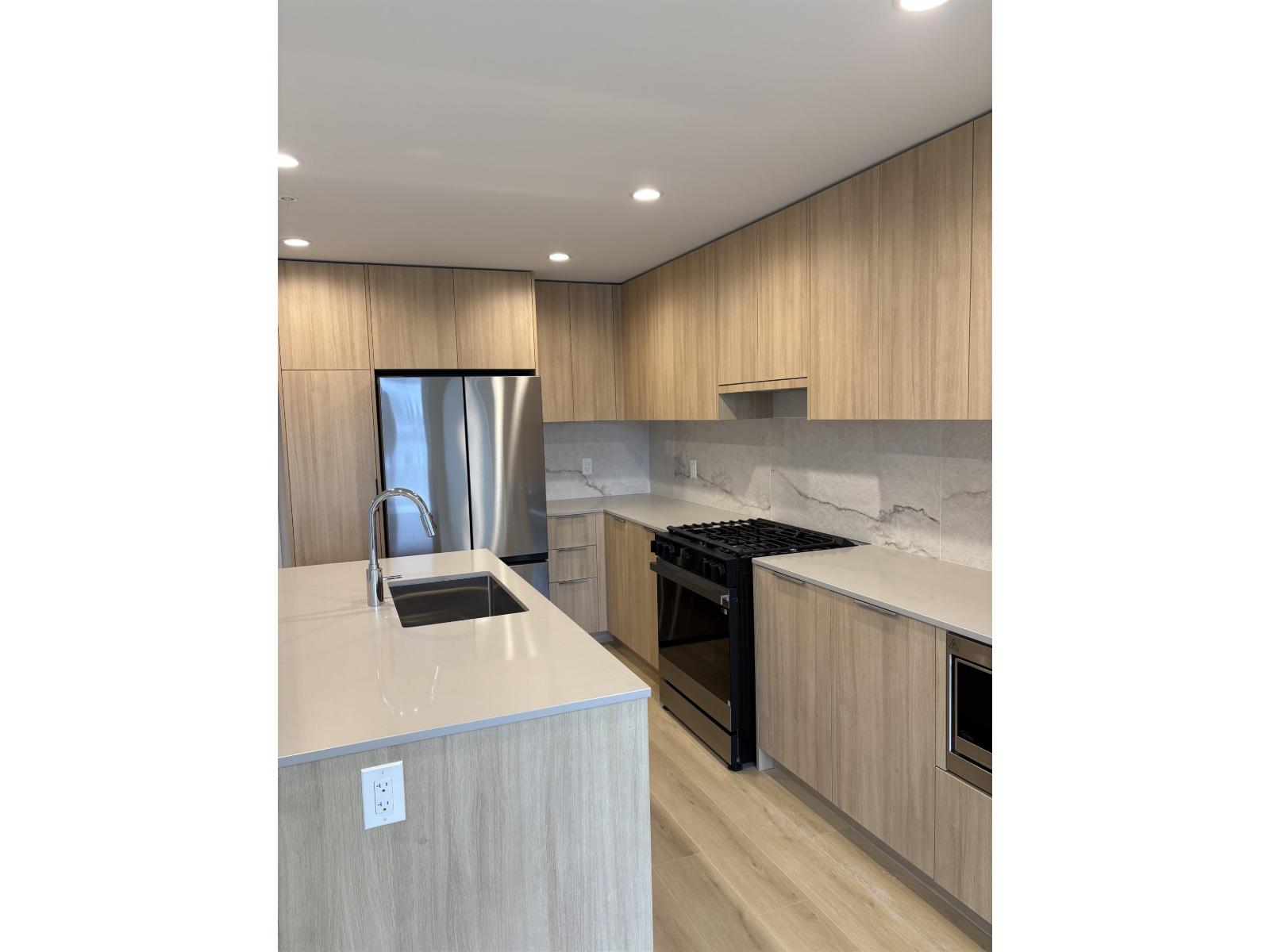 B514 20049 82 AVENUE