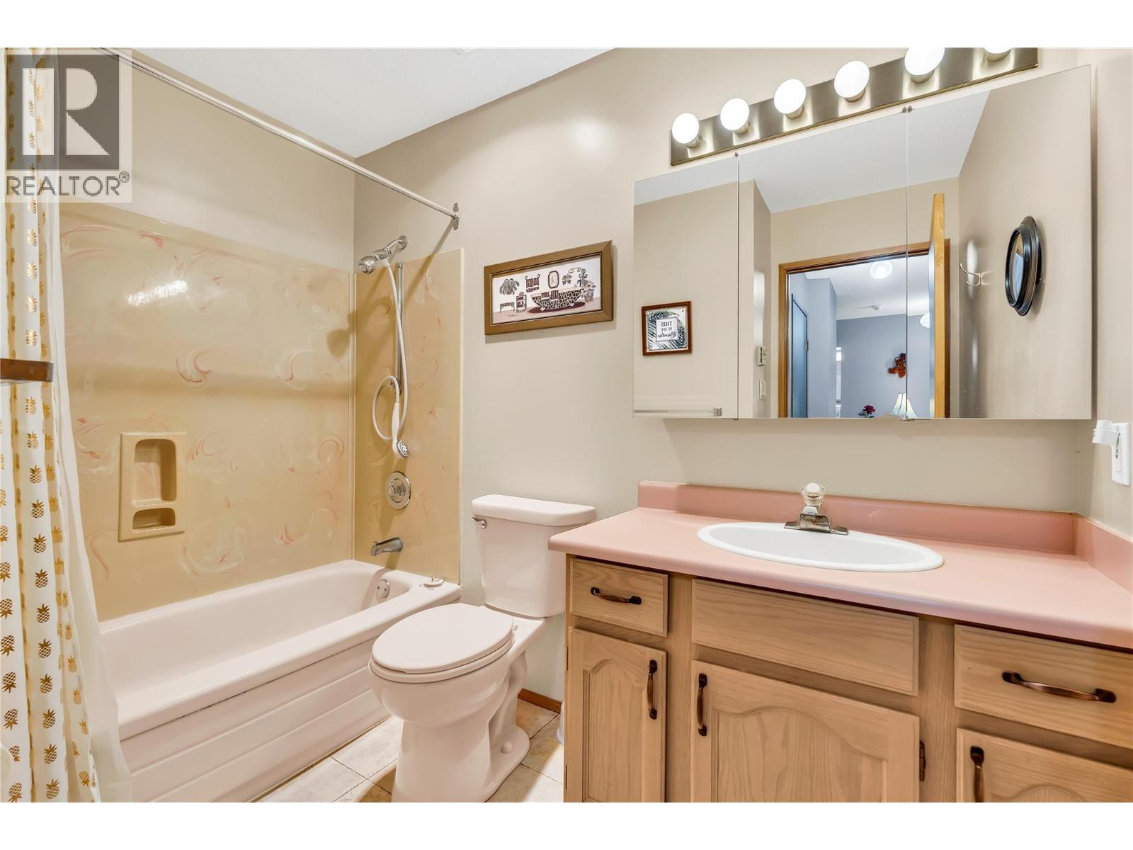 272 GREEN Avenue Unit# 402