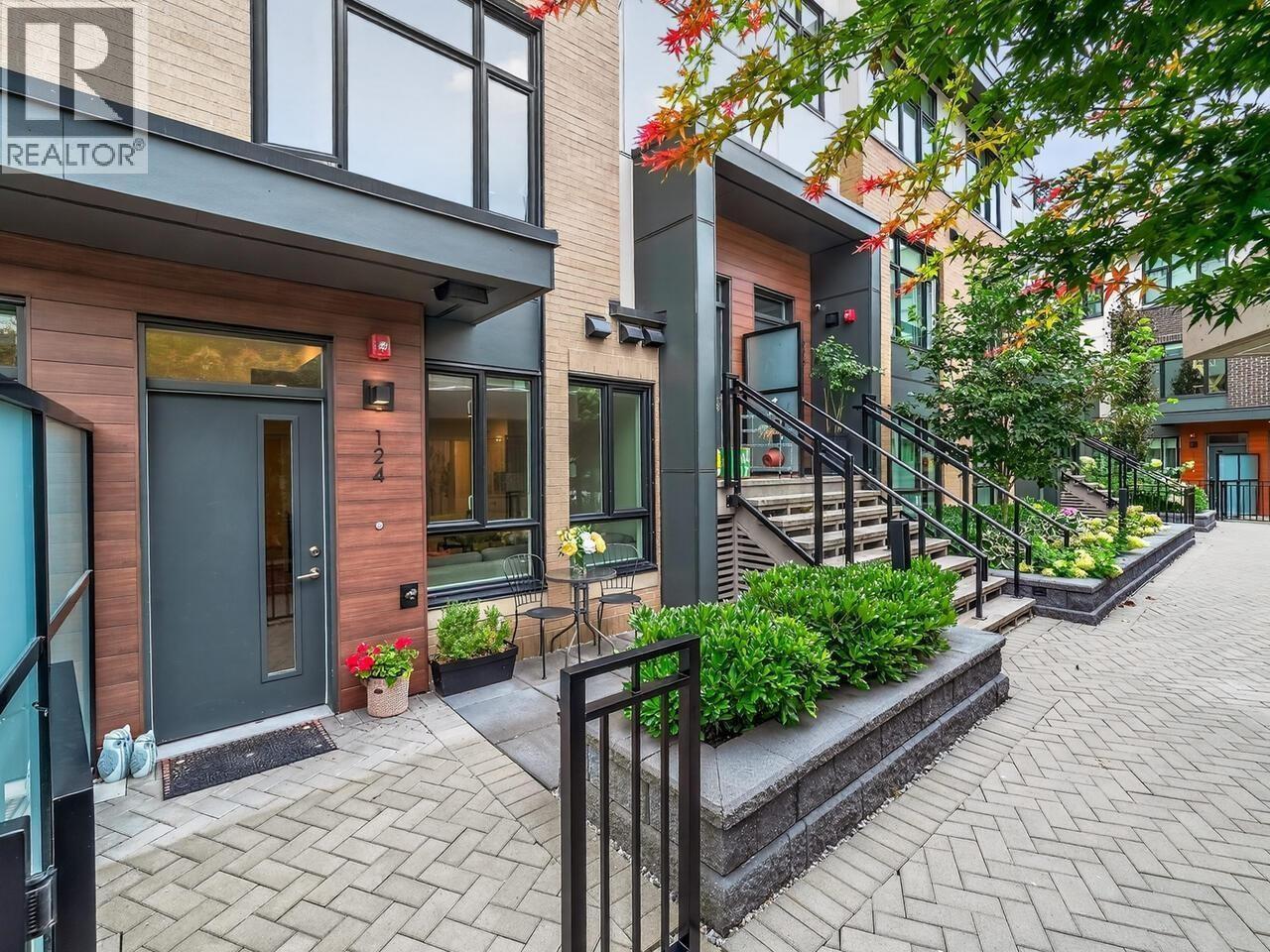 124 2035 GLENAIRE DRIVE