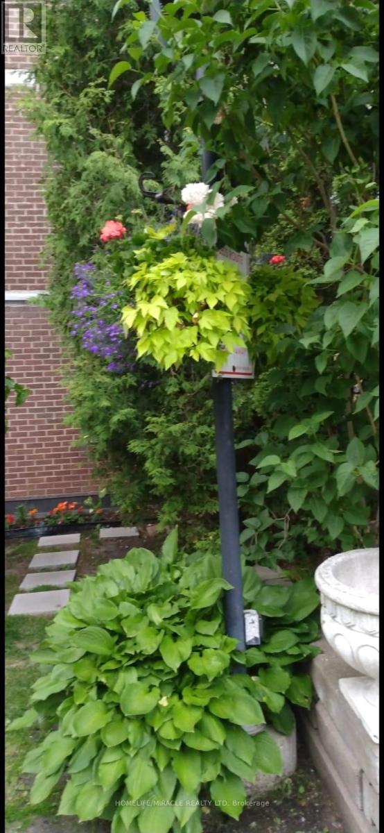 105 - 5 SHADY GOLFWAY