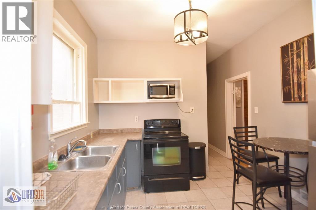 1453-1455 WYANDOTTE STREET East