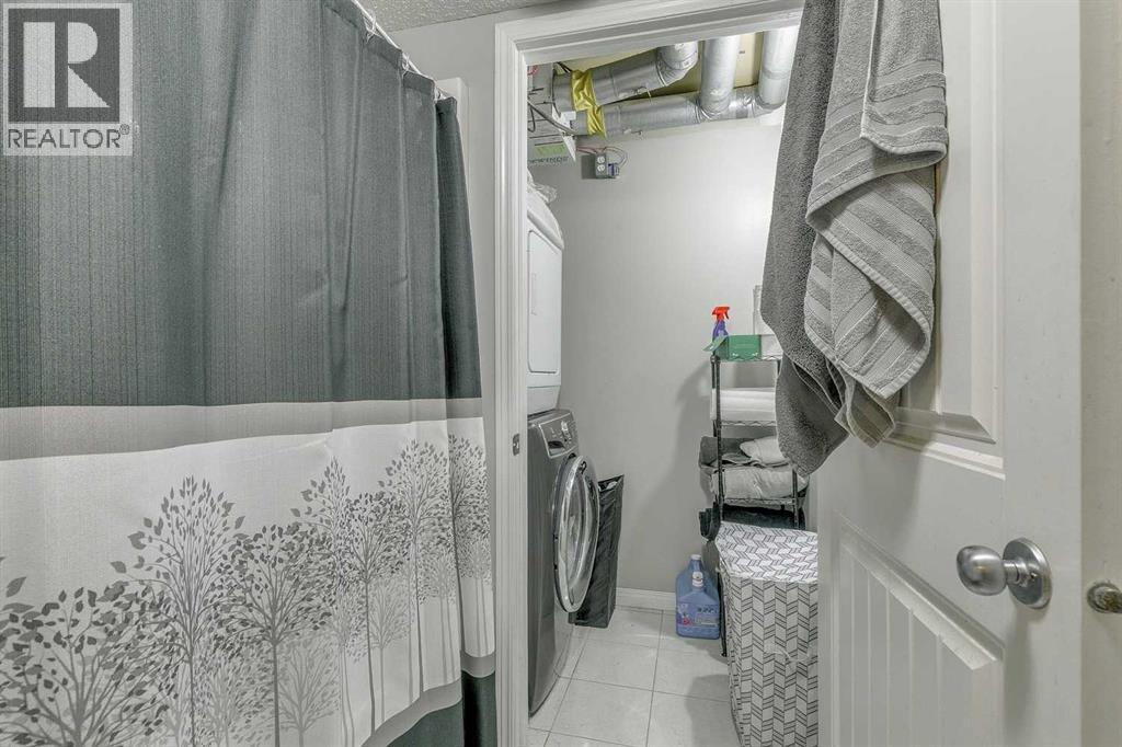 105, 27 Everridge Square SW