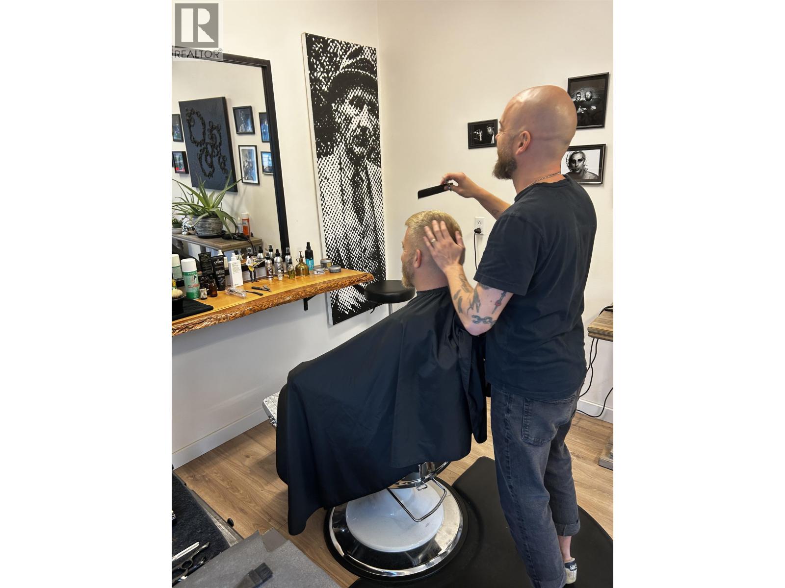 108 1161 SUNSHINE COAST HIGHWAY