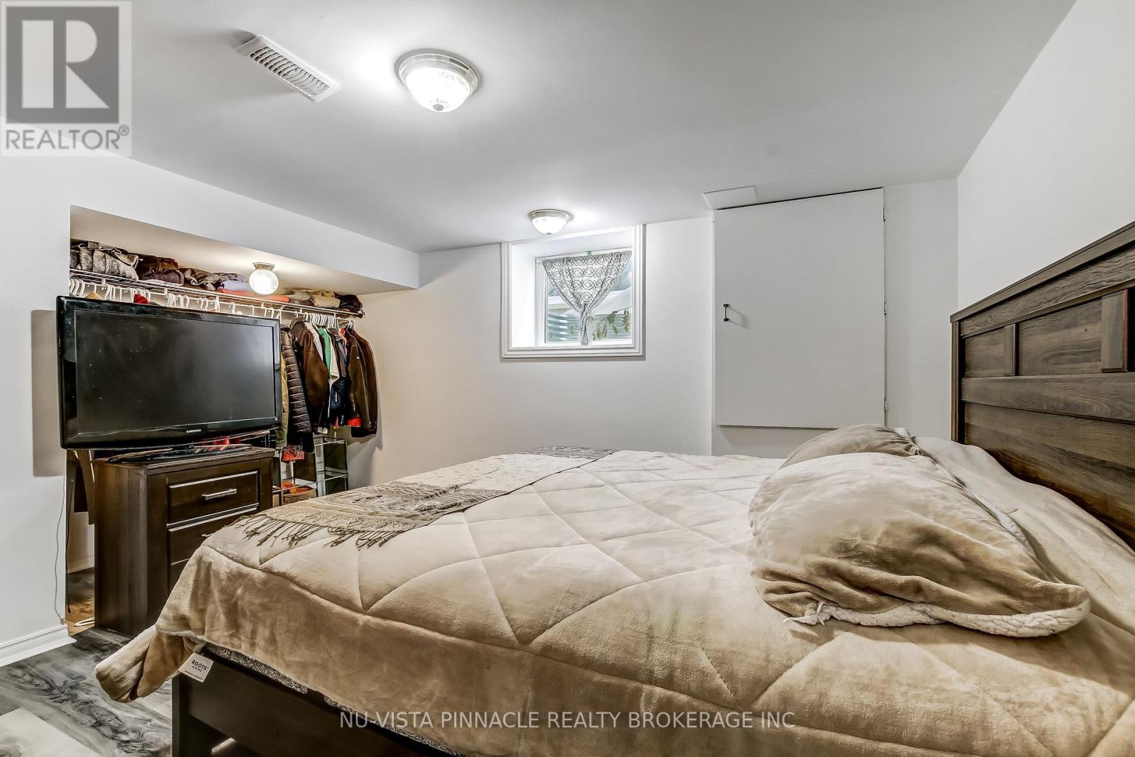 59 THORNCREST CRESCENT