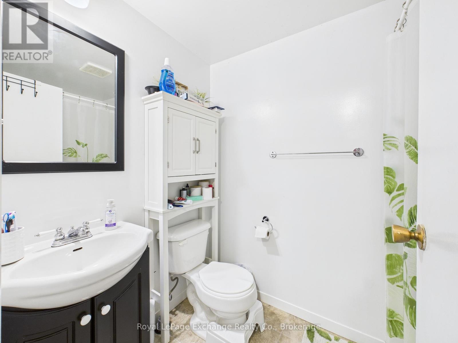 16 - 850 WALSH STREET