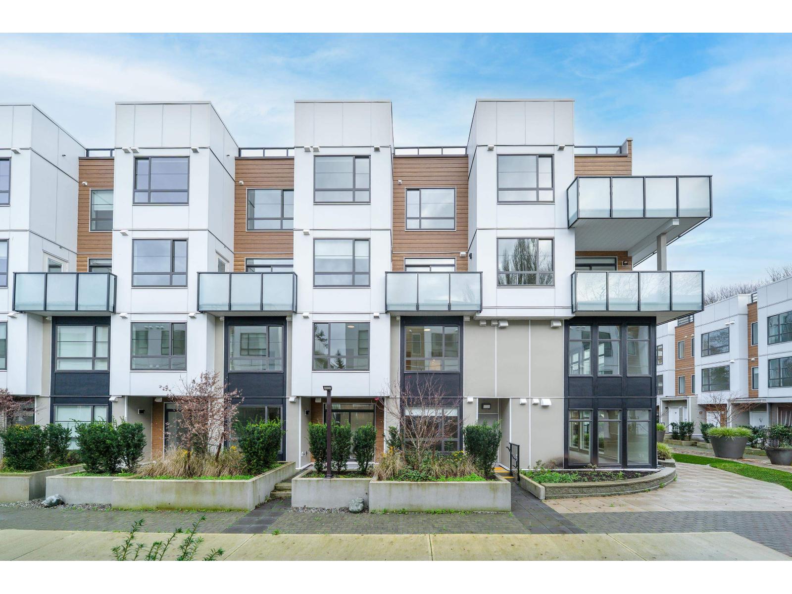 110 6328 KING GEORGE BOULEVARD