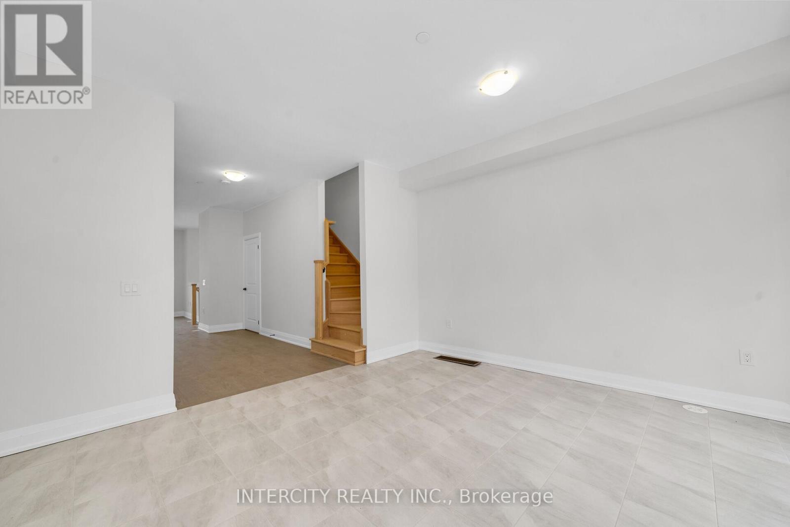 UNIT 20 - 79 MARRET LANE