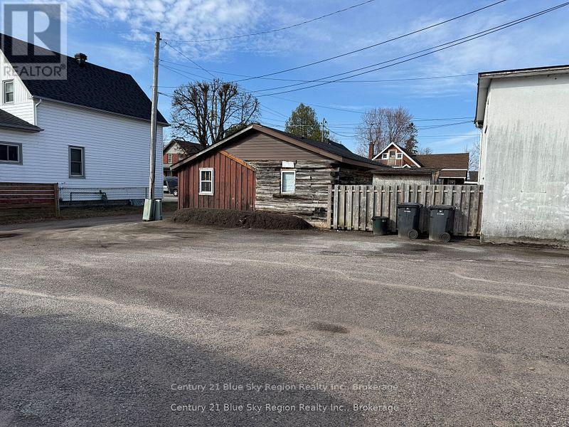 1107 CASSELLS STREET