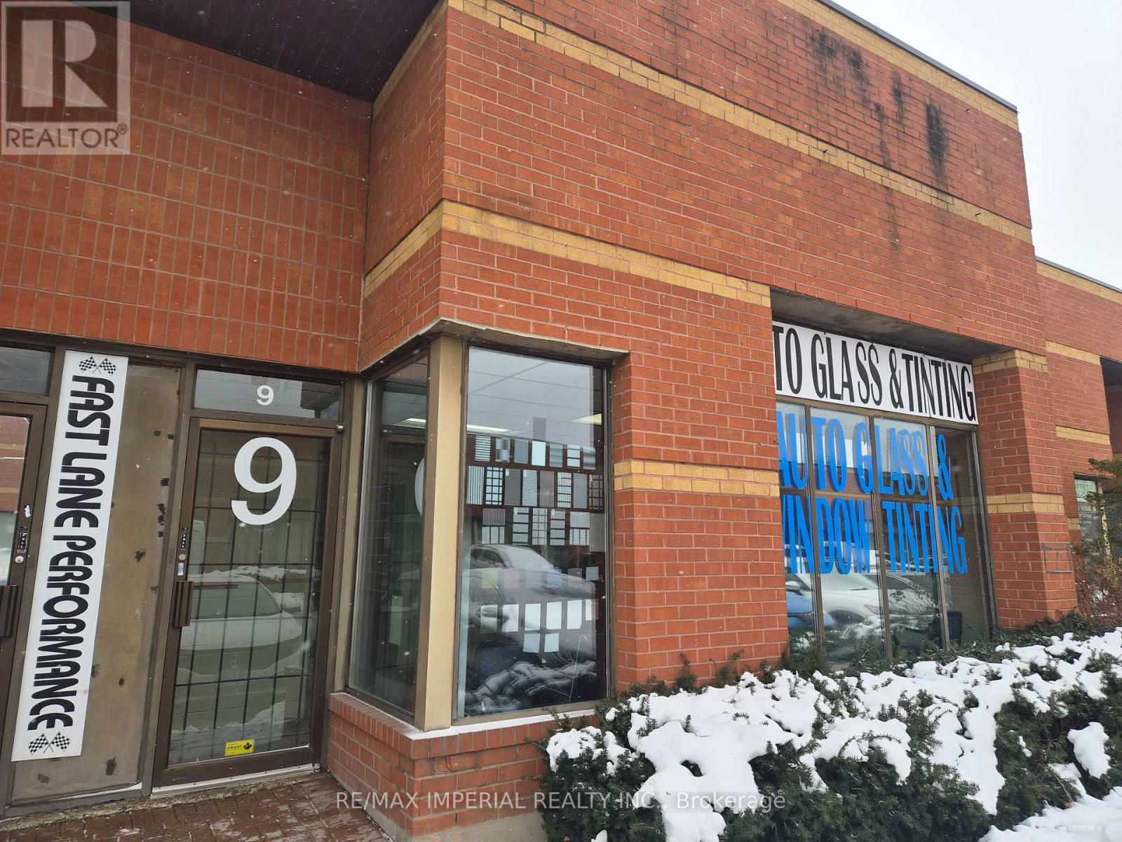 9-10 - 8600 KEELE STREET