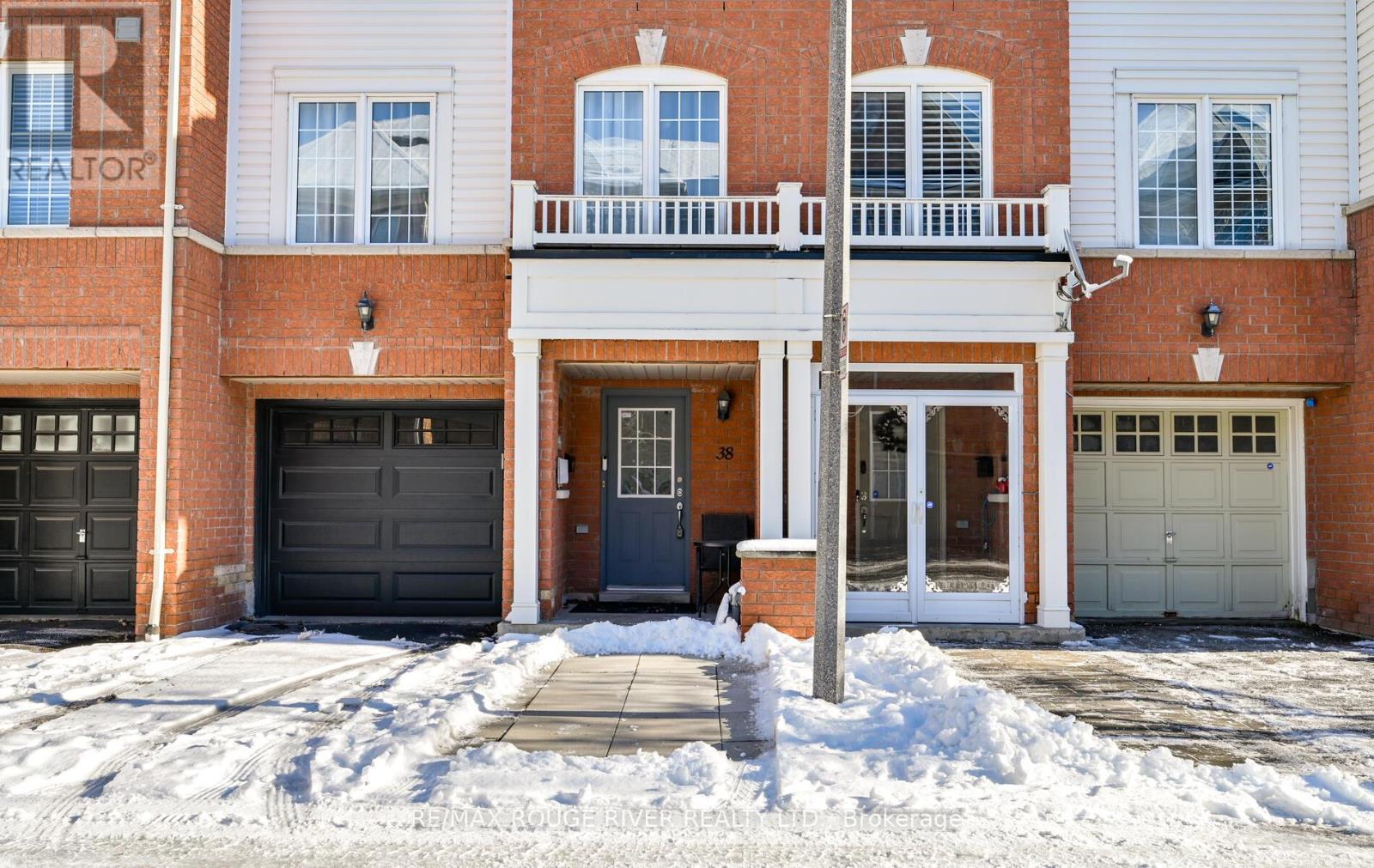 38 - 1850 KINGSTON ROAD