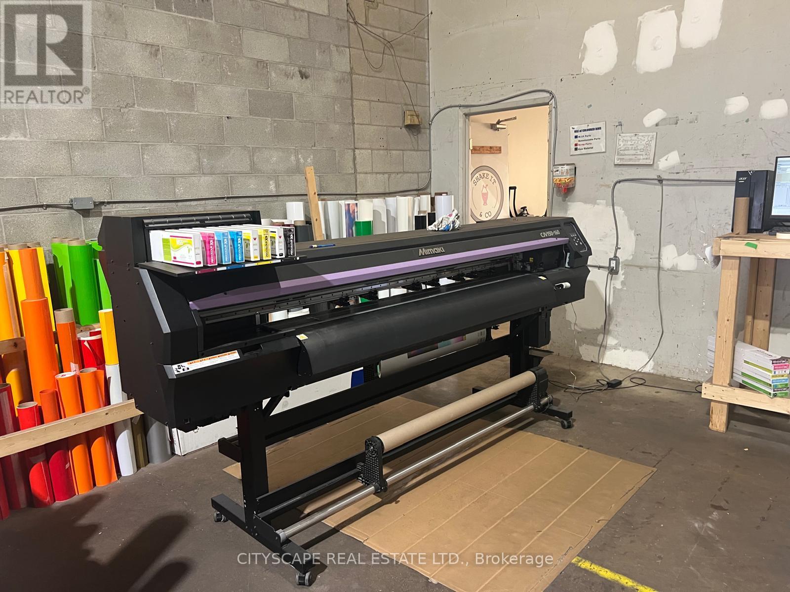 5 - 2430 LUCKNOW DRIVE