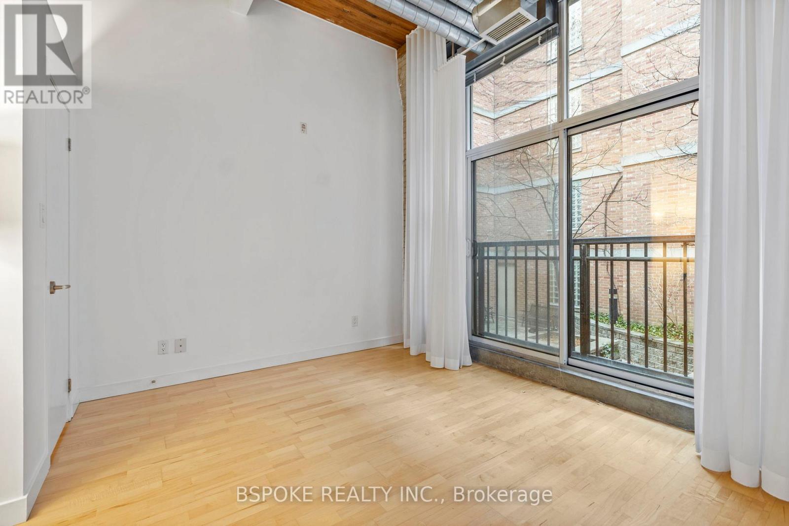 227 - 955 QUEEN STREET W