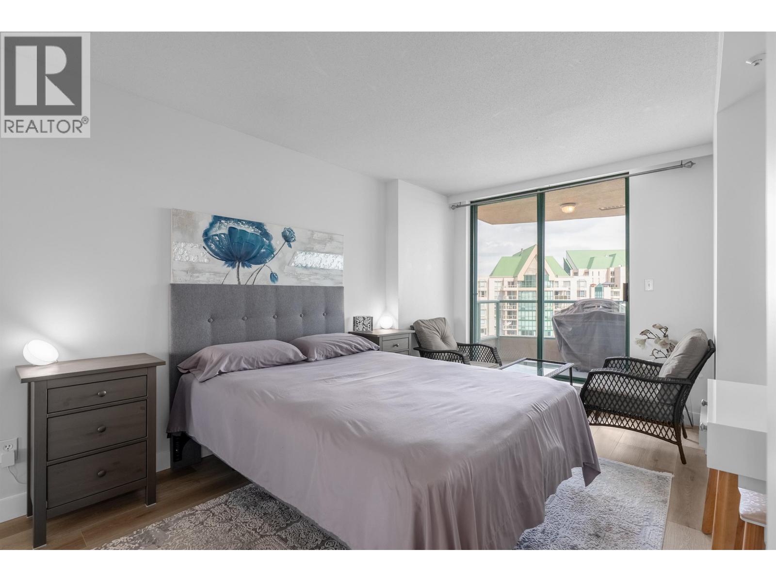 1605 3071 GLEN DRIVE