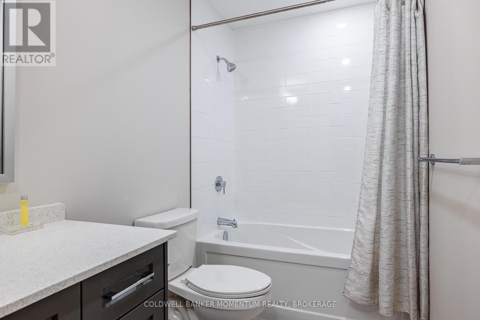 403 - 118 WEST STREET