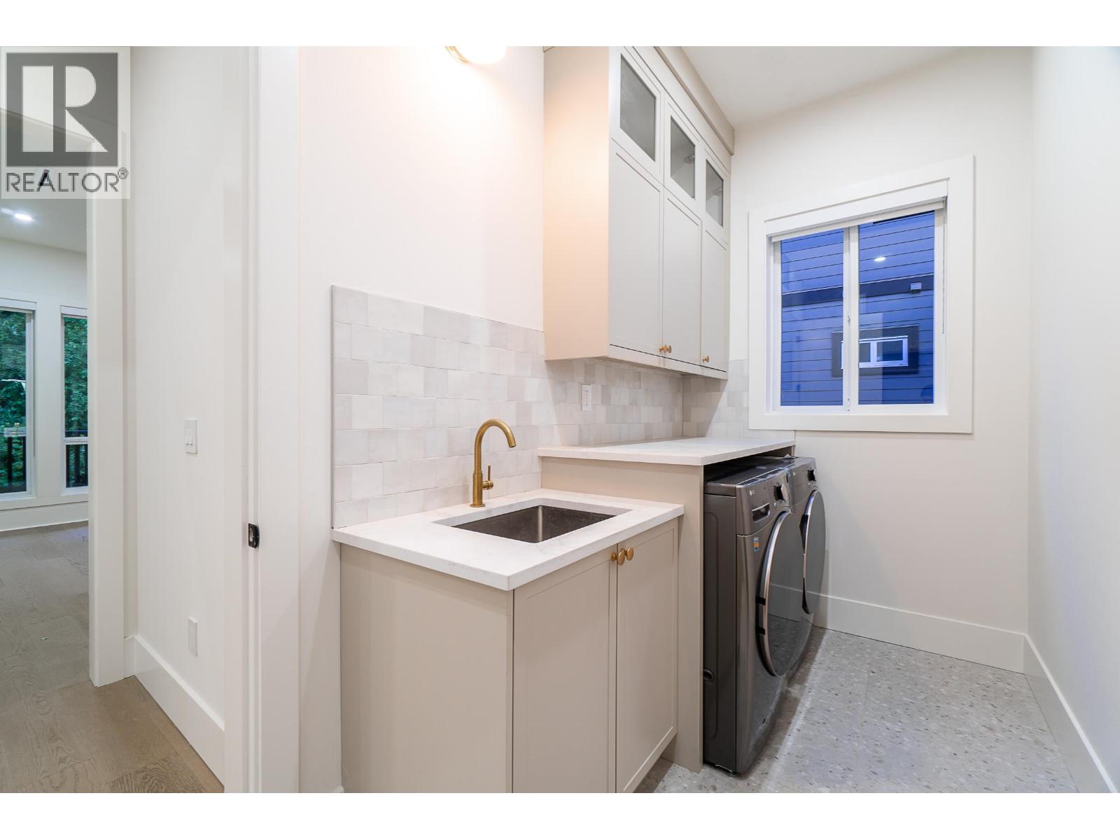 882 ENGLISH BLUFF ROAD