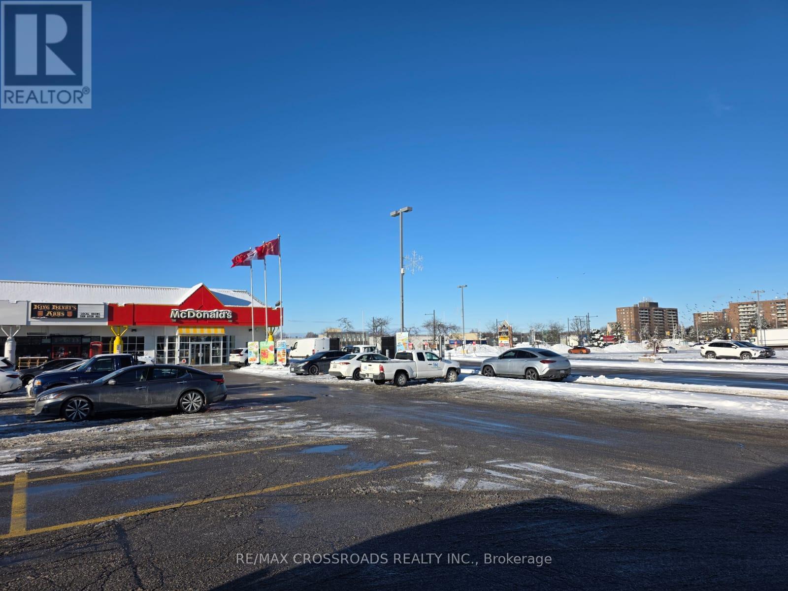 712 - 350 RED MAPLE ROAD