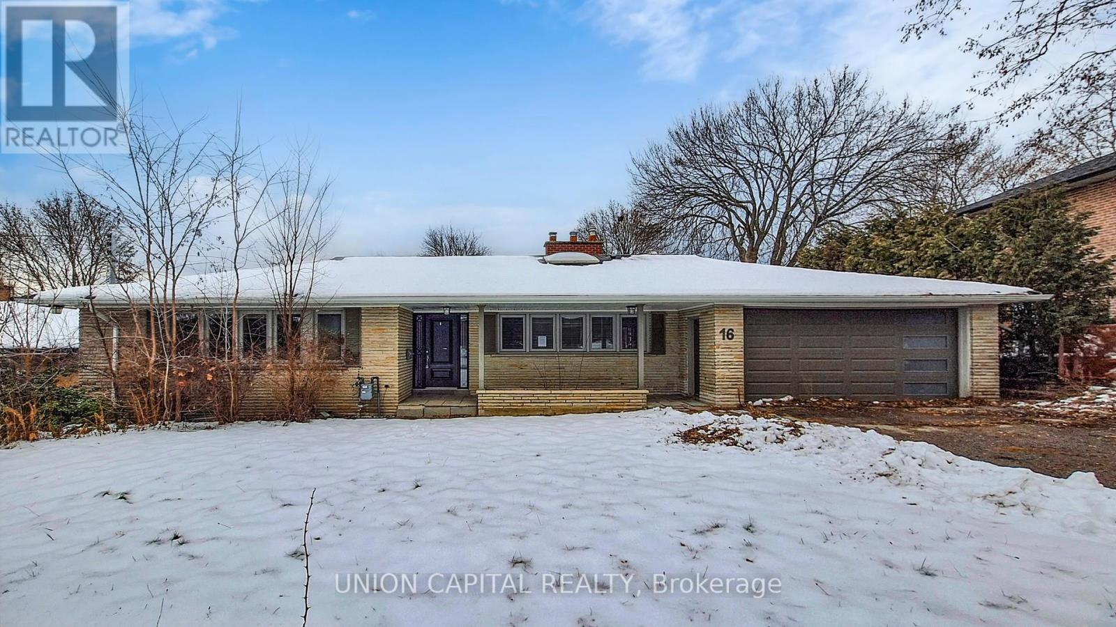 16 CAVALIER CRESCENT