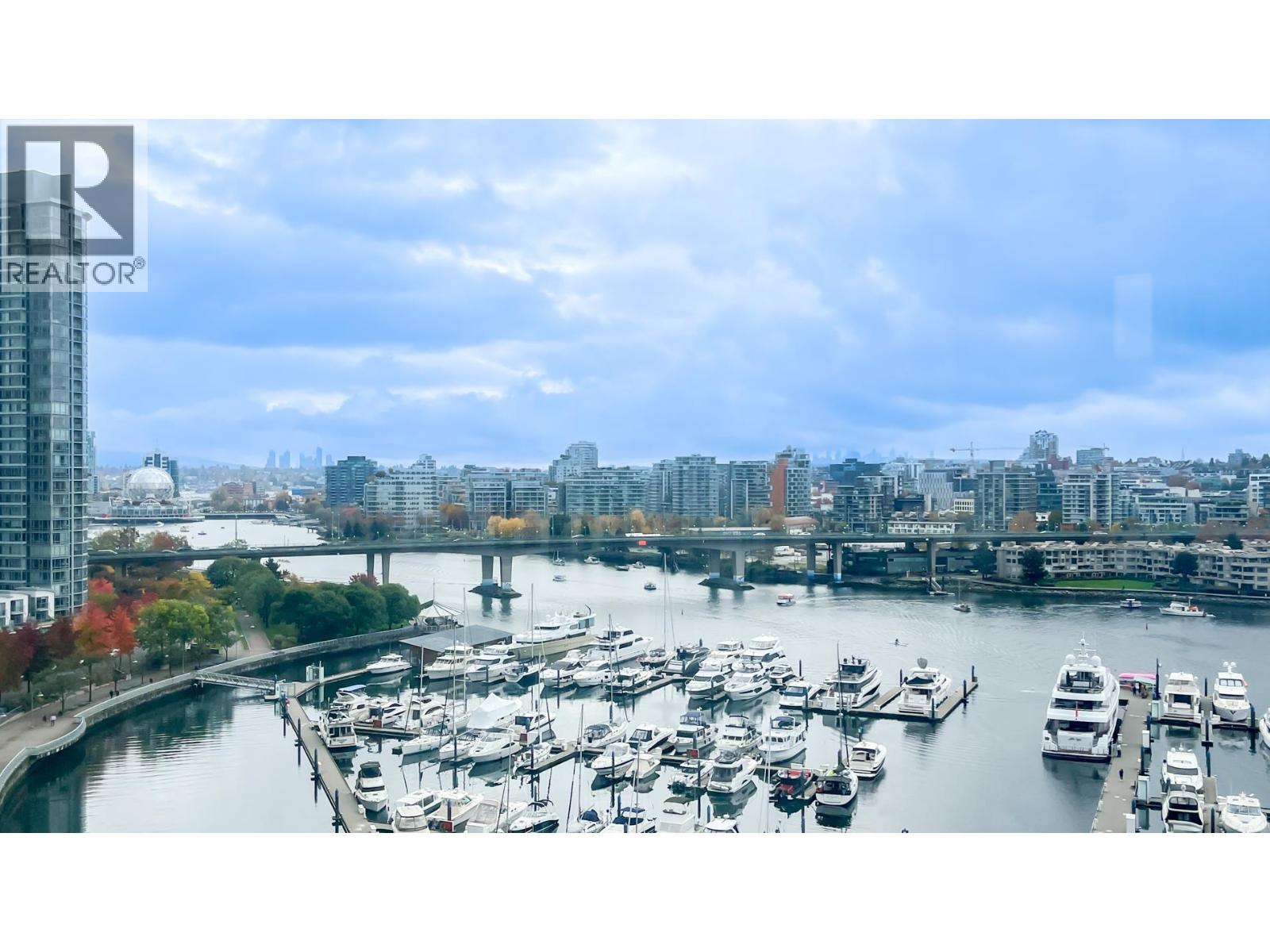 1602 1201 MARINASIDE CRESCENT