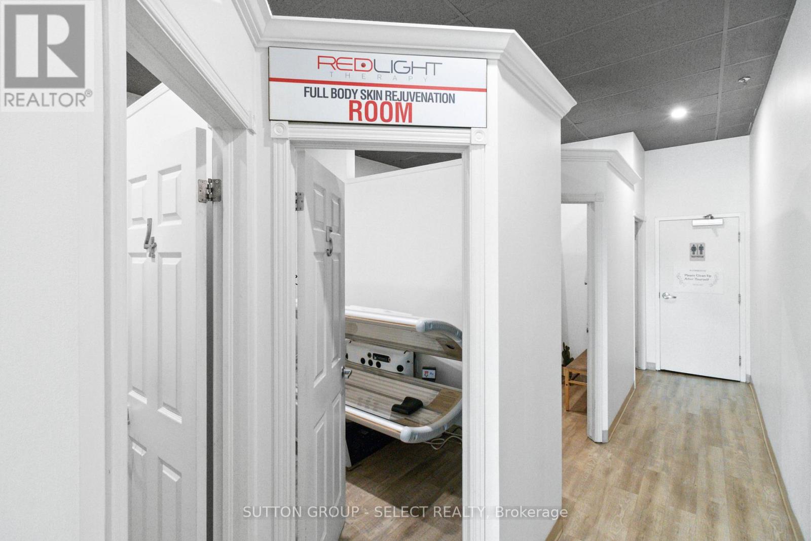 6 - 509 COMMISSIONERS ROAD W