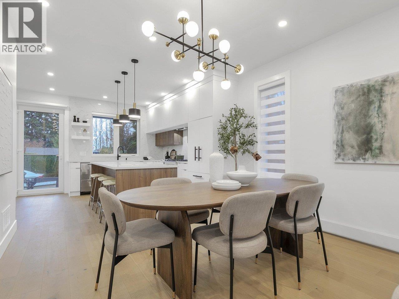 102 706 SMITH AVENUE