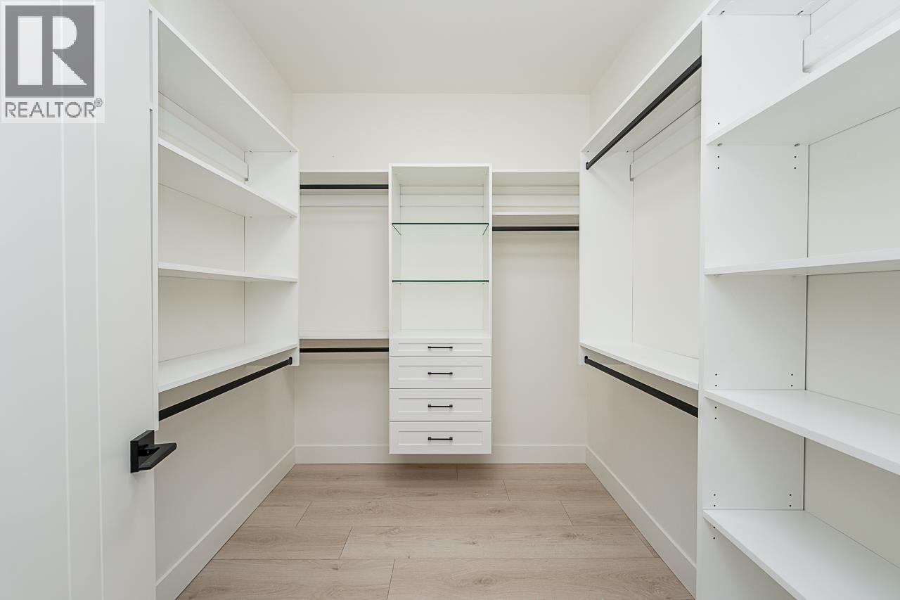 3 9935 SULLIVAN STREET