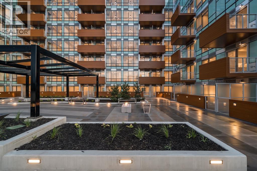 252, 110 18A Street NW