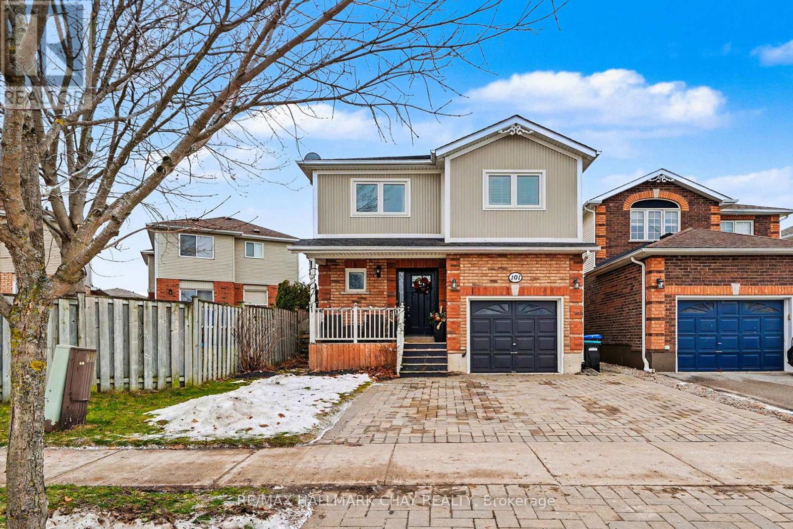 101 KATE AITKEN CRESCENT