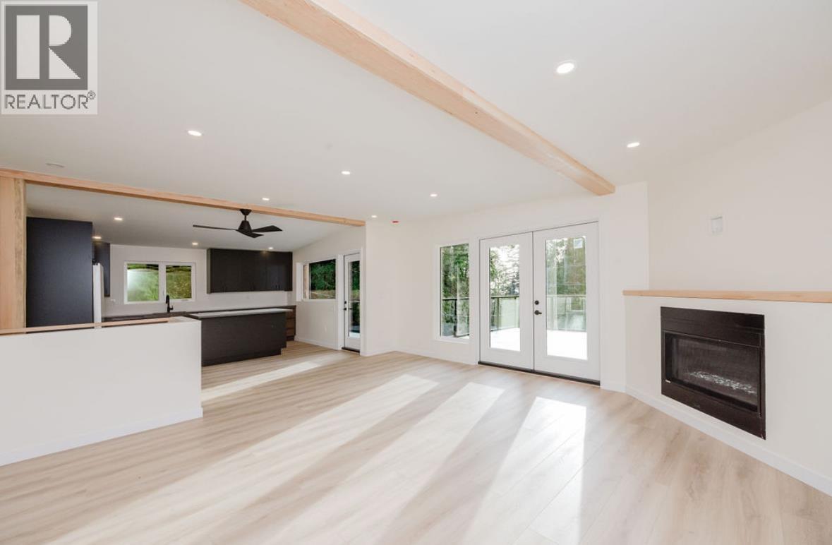 6960 SUNSHINE COAST HIGHWAY