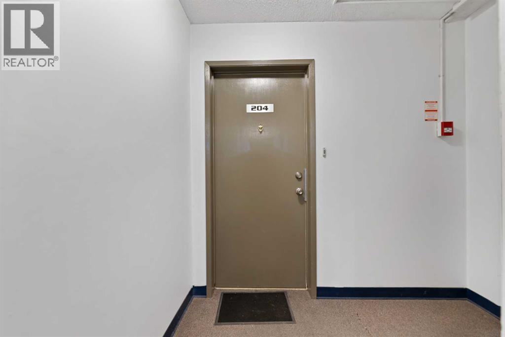 204, 4328 4 Street NW