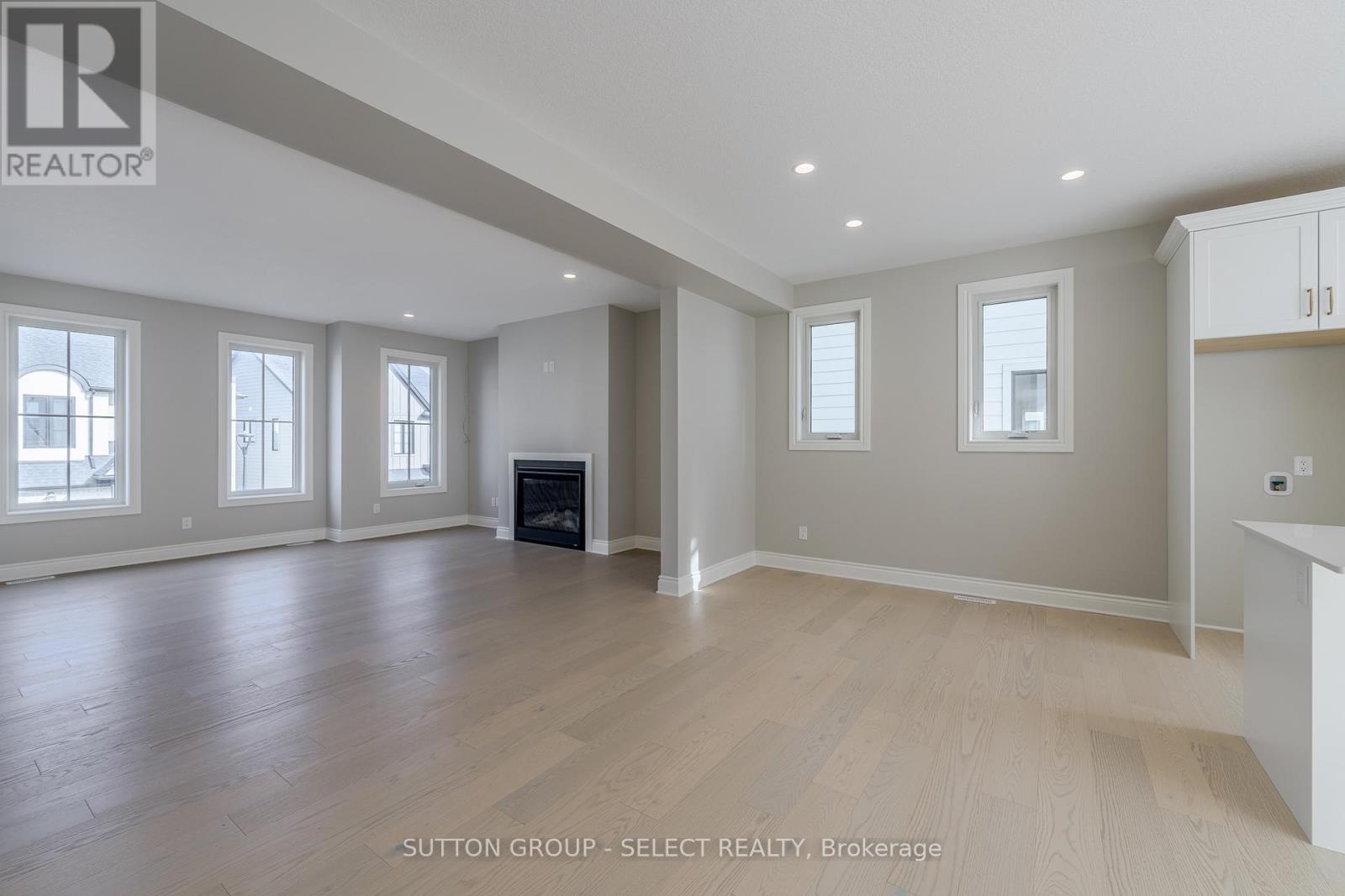 5 - 2835 SHEFFIELD PLACE