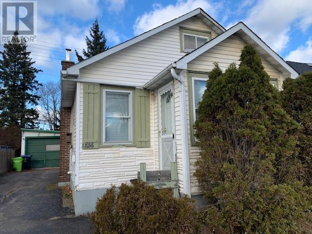 1256 Wellington Street East