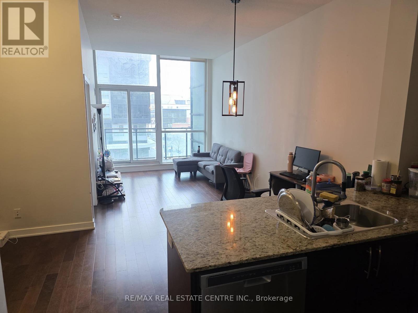 307 - 4070 CONFEDERATION PARKWAY