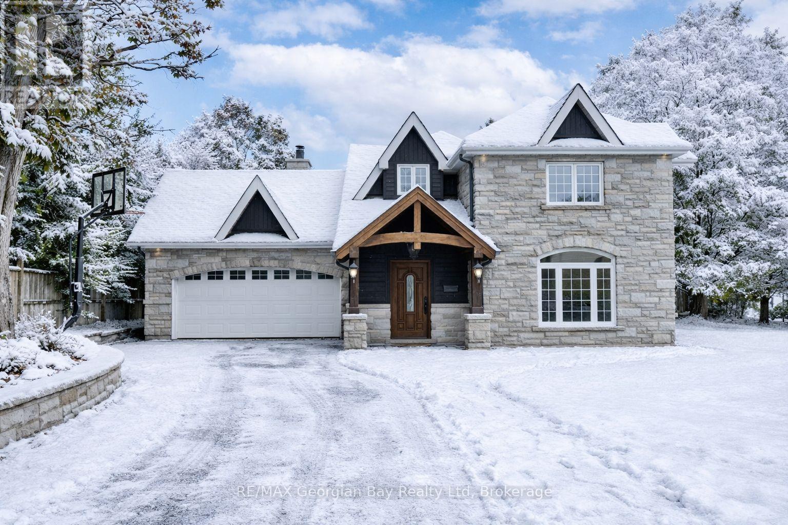 105 DUCKWORTH STREET