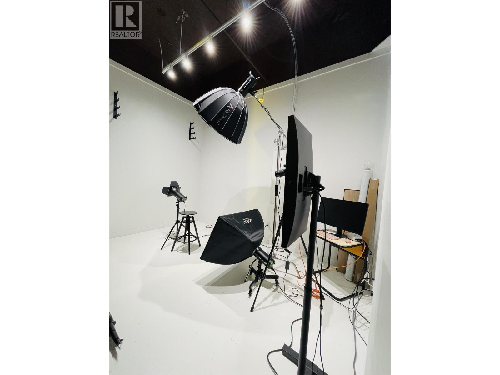 2215/ 2220-4000 NO. 3 ROAD