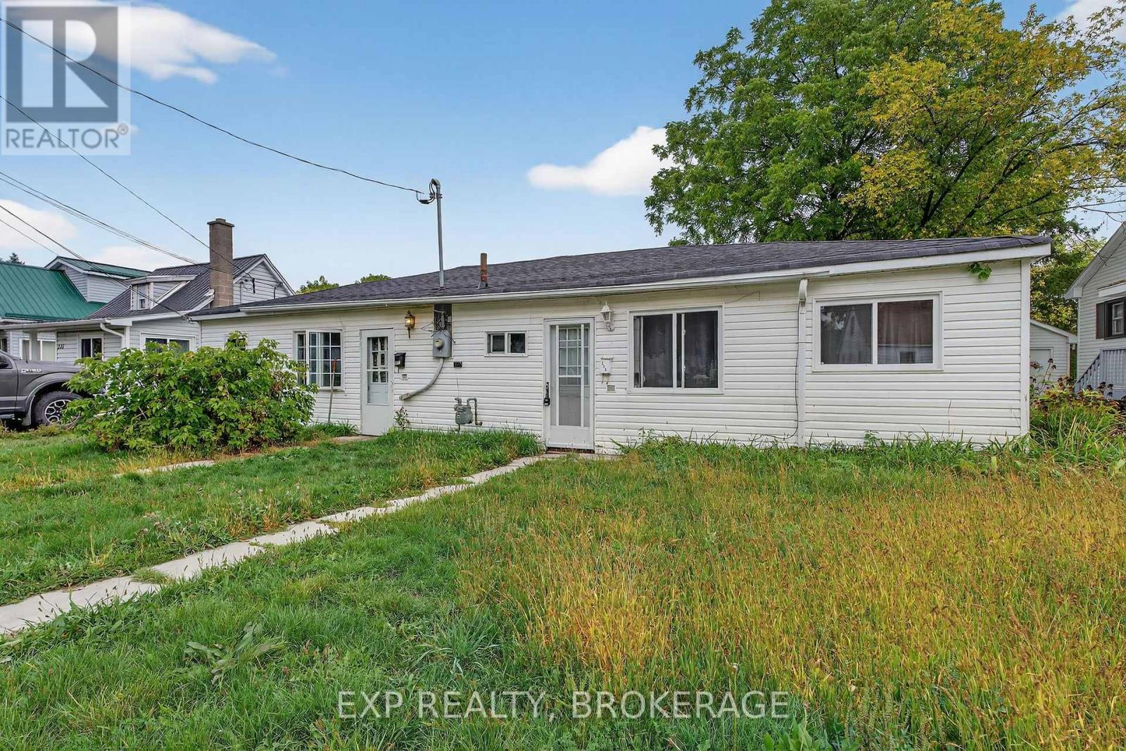 225-227 VICTORIA AVENUE