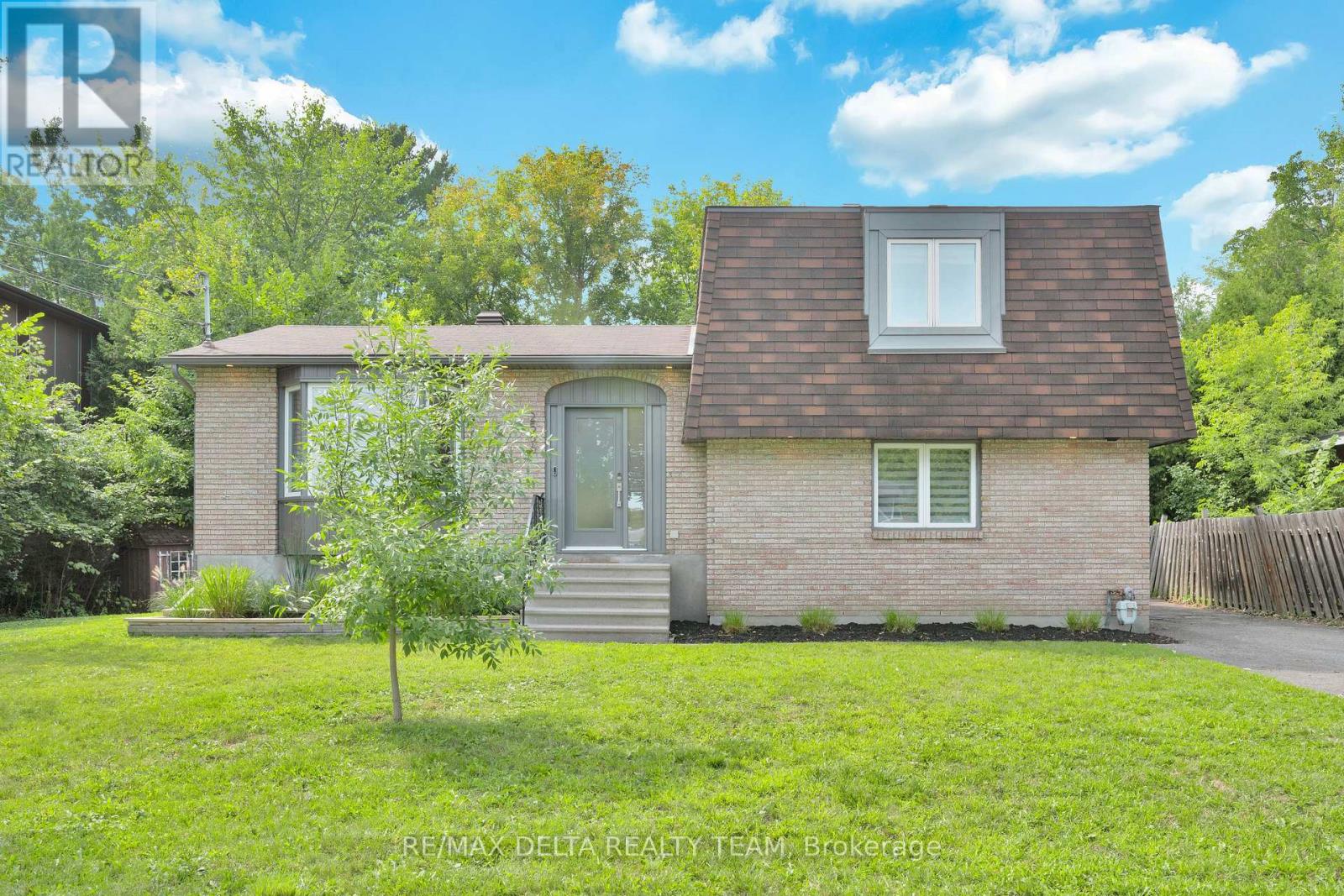 2556 GRAVELLE CRESCENT