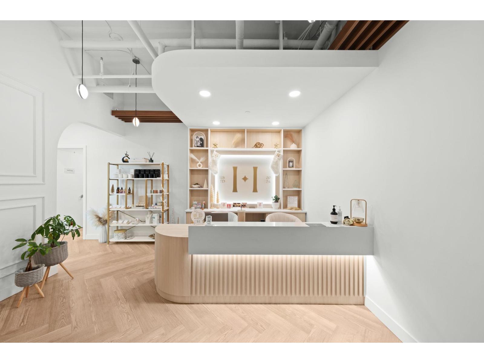 213 1522 FINLAY STREET