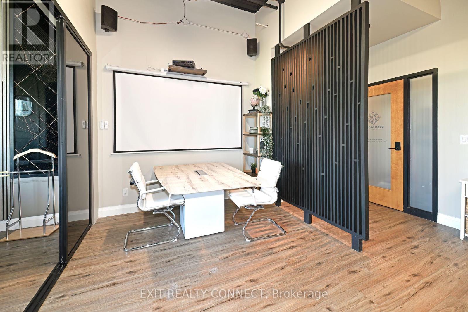 208 - 3485 REBECCA STREET