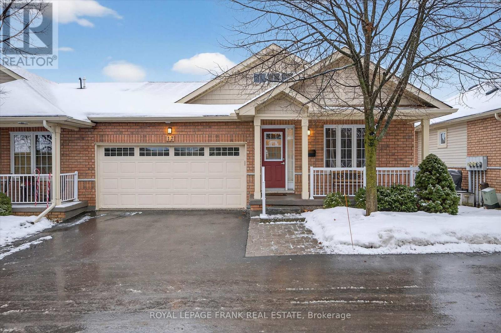 12 - 877 WENTWORTH STREET