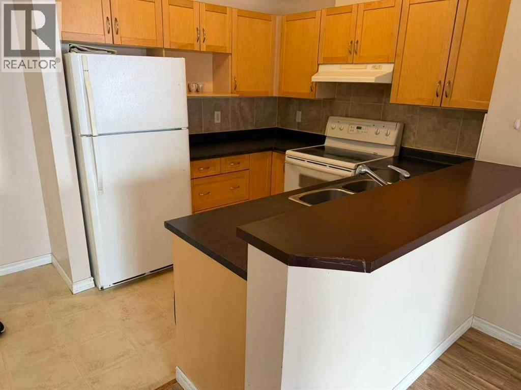 3315, 70 Panamount Drive NW