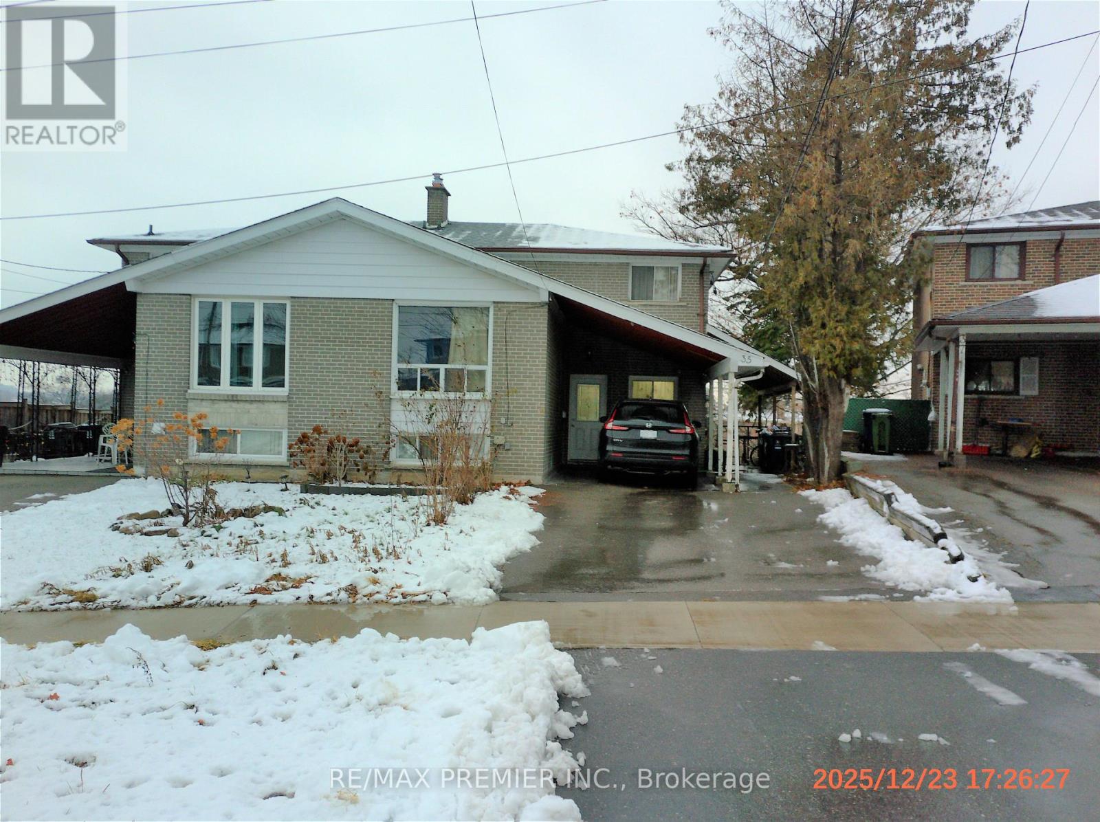 35 FAULKNER CRESCENT