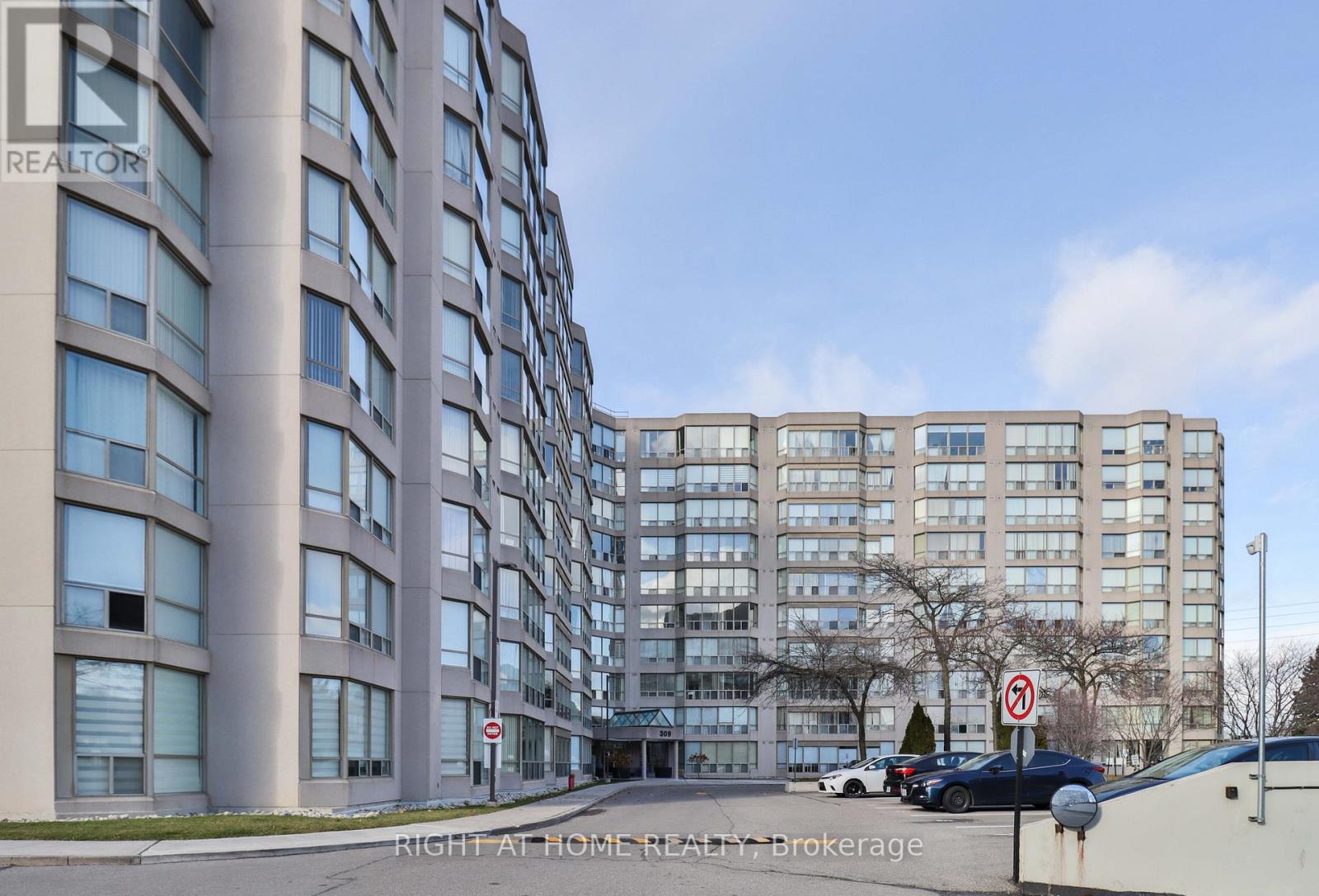 611 - 309 MAJOR MACKENZIE DRIVE E